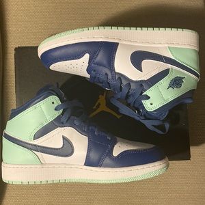 NEW Air Jordan 1 Mid GS Mystic Navy Mint Foam